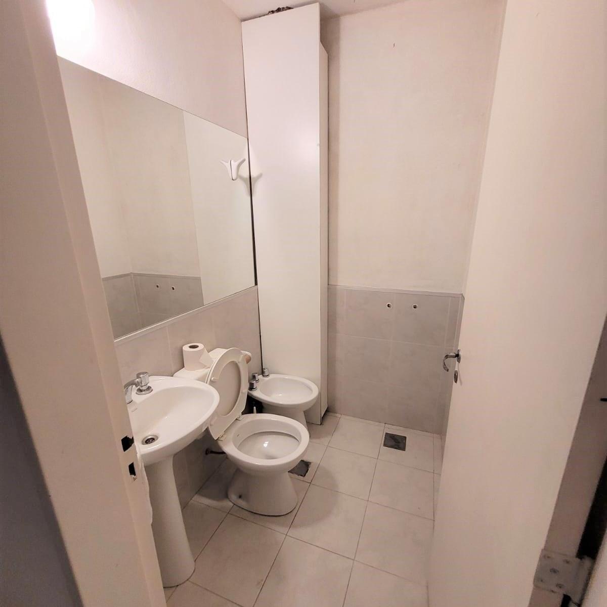 Venta Bº San Carlos Baradero 2206 4 Dptos + Local + Oficina 3