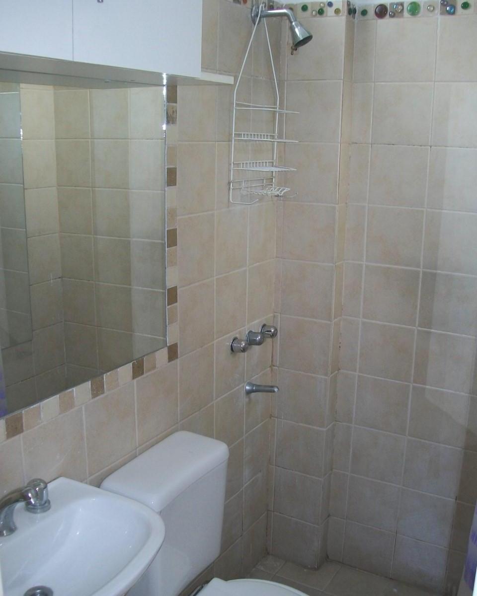 Venta Bº San Carlos Baradero 2206 4 Dptos + Local + Oficina 1