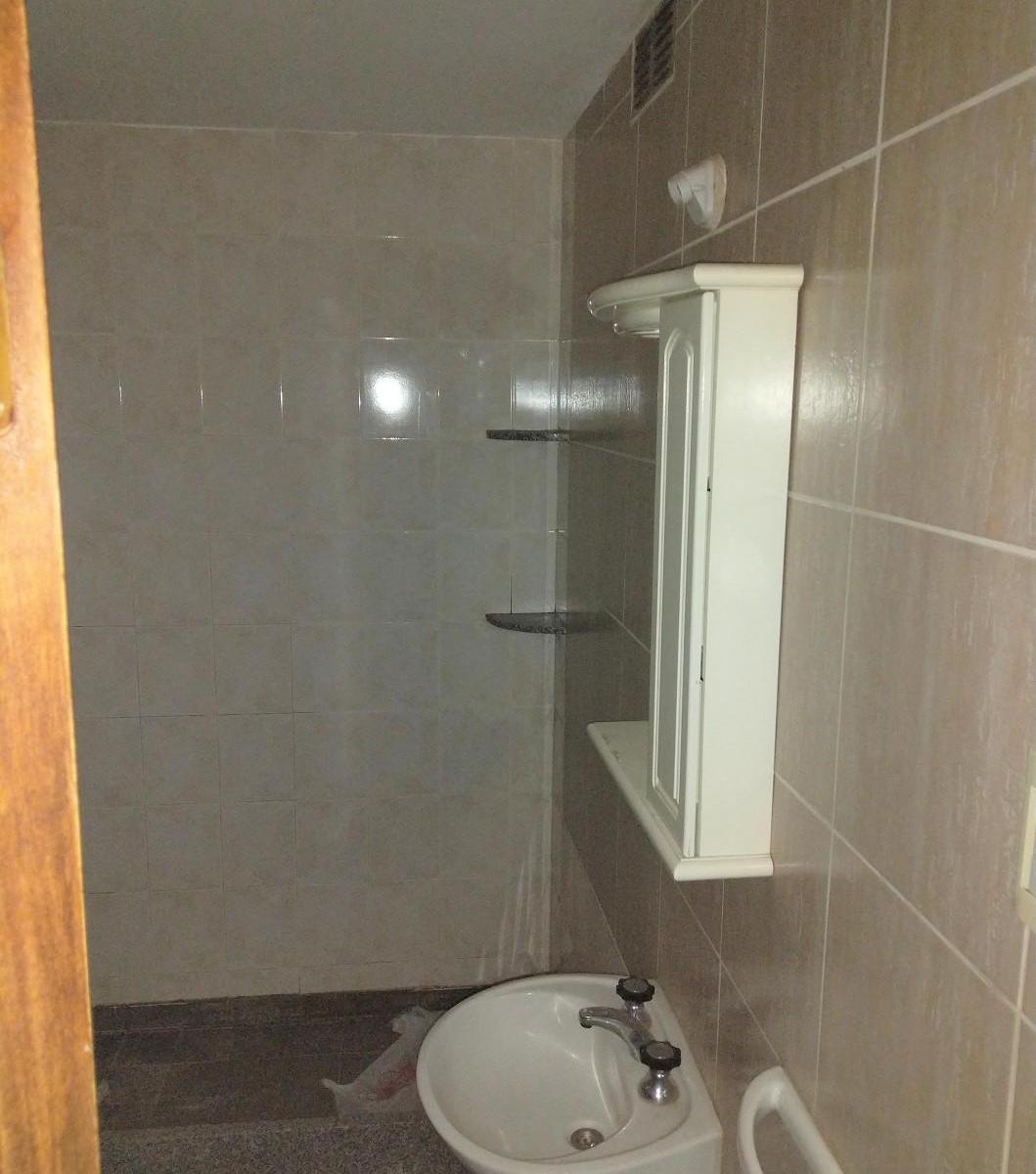 Alquiler Bº Sarmiento Sabattini 2467 Primer Piso 2 Dor 2 Baños 5