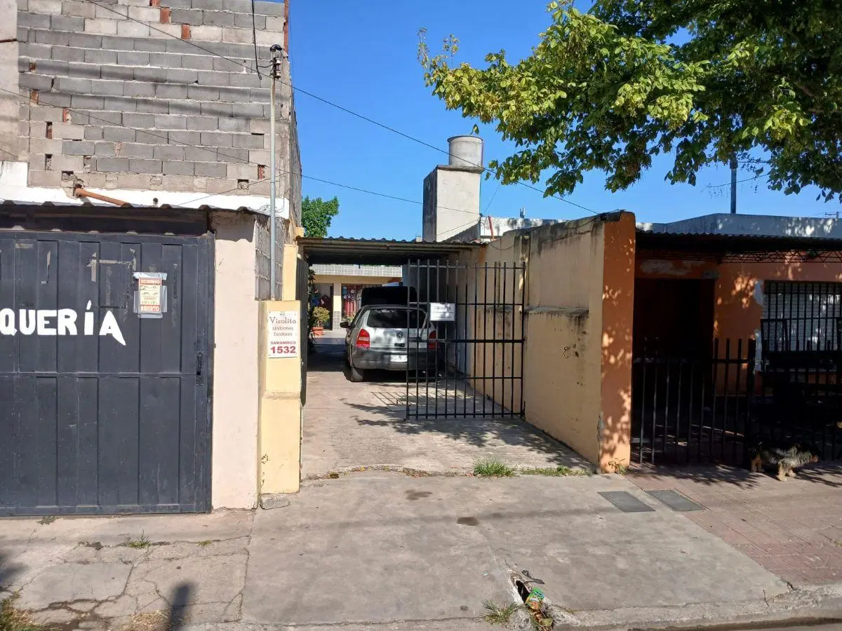 VENTA Bº ACOSTA FELIX SAMANIEGO 1532 CASA INTERNA 2 DOR + COCH PARA 3 AUTOS 2