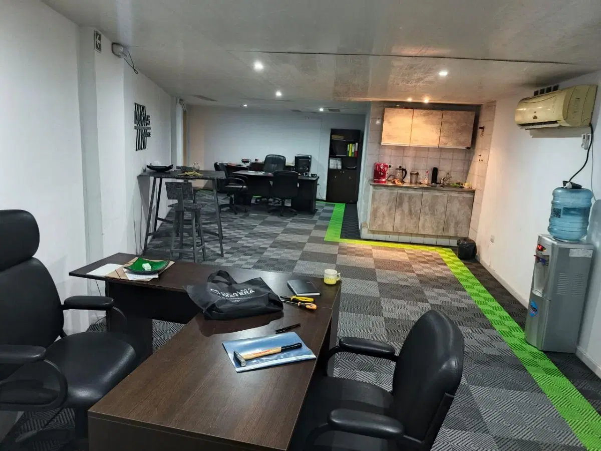 ALQUILER Bº CRISOL SUR SABATTINI 1542 LOCAL DE 330M2 + 2 BAÑOS + PATIO 110M2 3