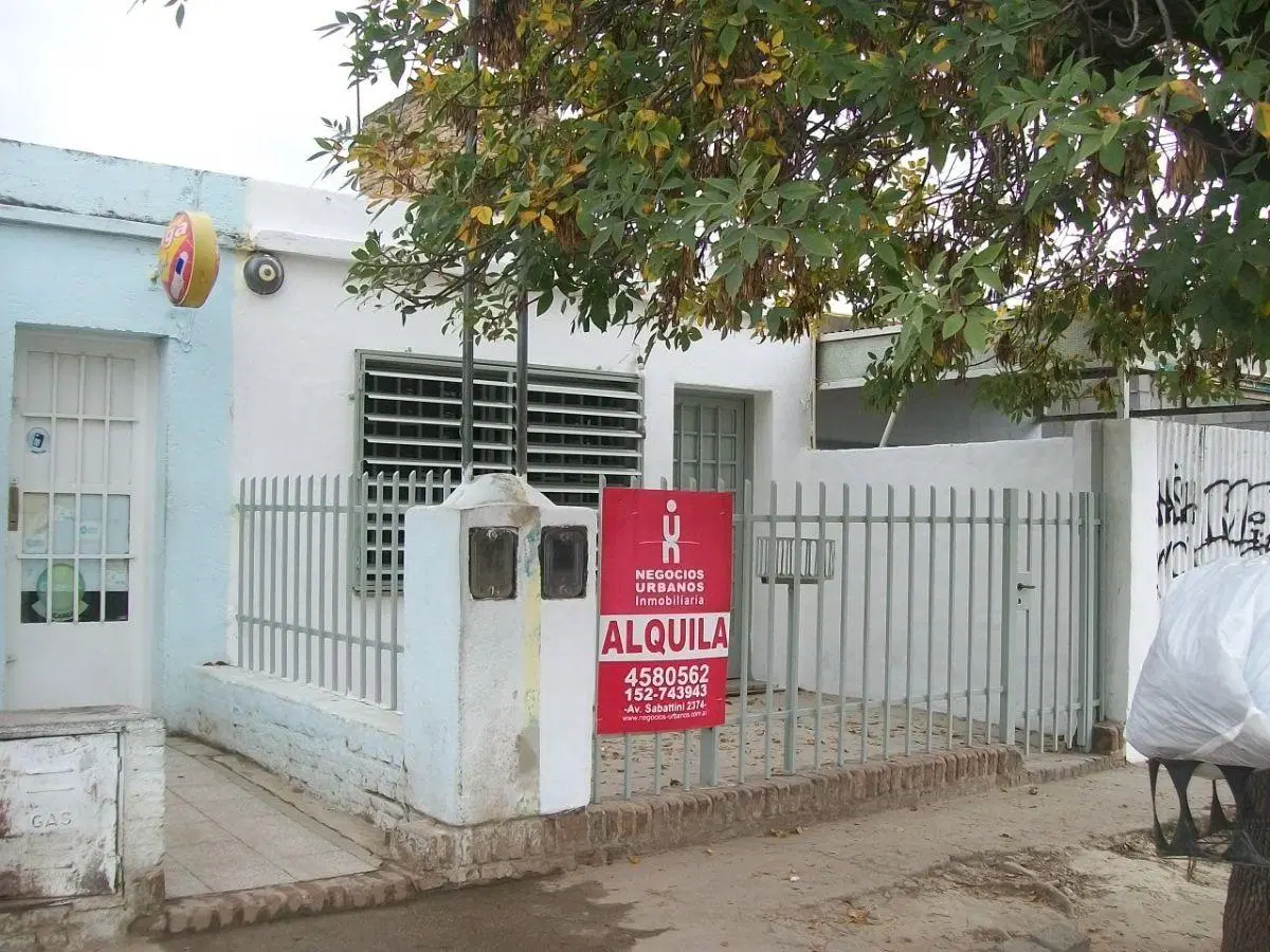 ALQUILER Bº JOSE IGNACIO DIAZ ALVARADO 3835 LOCAL TIPO DPTO SOLO ALQUILER COMERCIAL 3