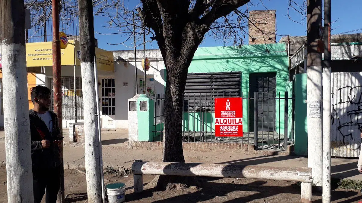 ALQUILER Bº JOSE IGNACIO DIAZ ALVARADO 3835 LOCAL TIPO DPTO SOLO ALQUILER COMERCIAL 4