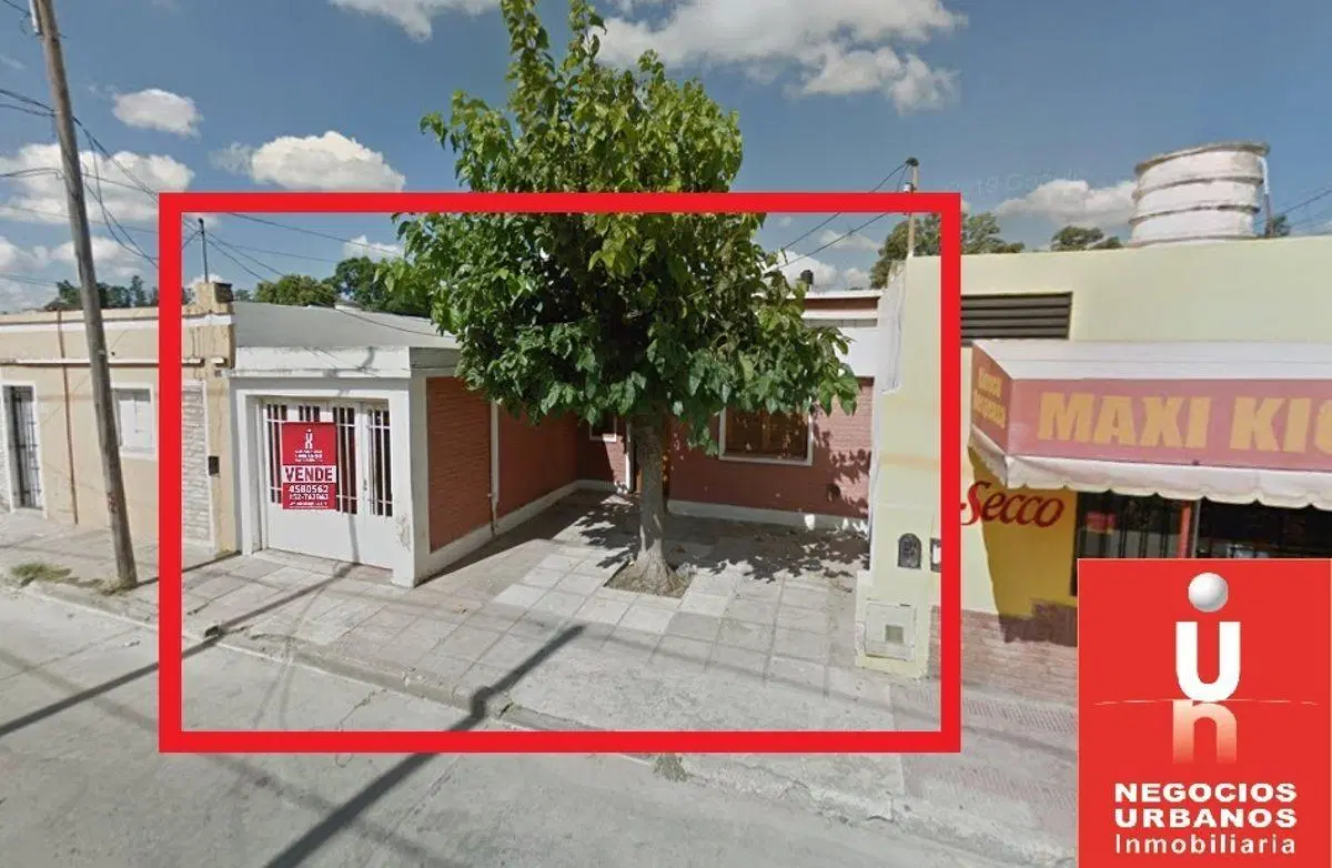 VENTA Bº TALLERES SUR CARLOS GERVASONI 2525 CASA 2 DOR PATIO Y GARAJE 2