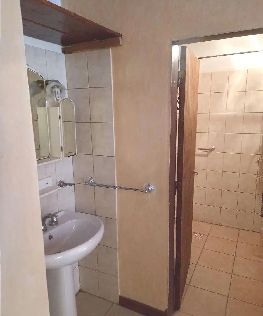 REMATE PRÓXIMO LIQUIDO VENTA Bº SAN CARLOS PAZ 2654 CASA 4 DORMITORIOS + 3 BAÑOS 2