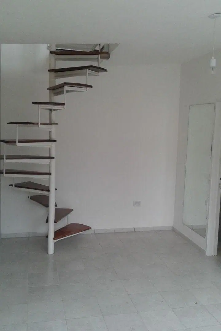 VENTA Bº SAN CARLOS GUASPAMPA 2813 CASA + 3 DEPARTAMENTOS + 3 COCHERAS 3
