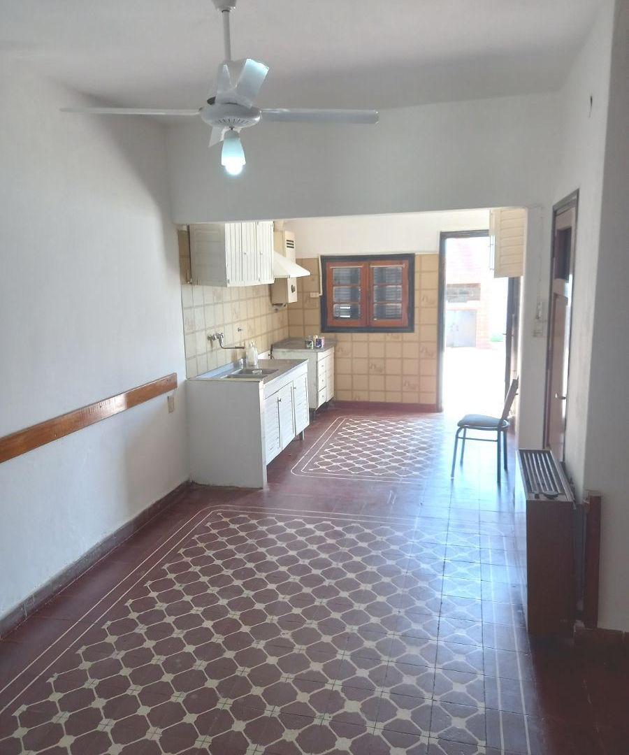 Foto de VENTA Bº TALLERES SUR CARLOS GERVASONI 2525 CASA 2 DOR PATIO Y GARAJE, imagen 1