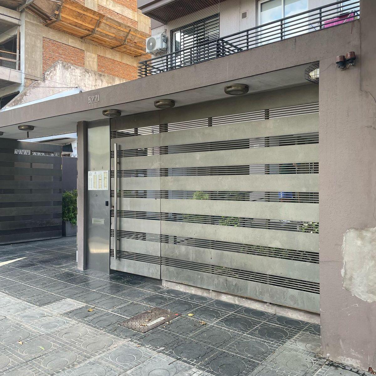 Se Vende Cochera Techada - Zona Monte Castro 1