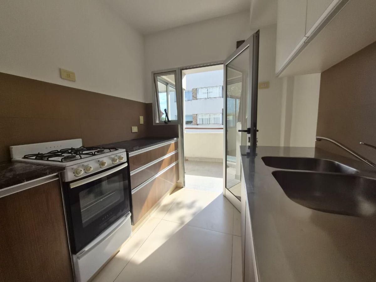 Foto de Dpto . 47 m² totales . 2 Ambientes con balcón con cochera y amenities, imagen 3