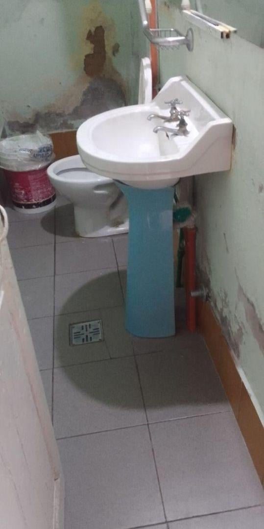Foto de Venta Lote 8,66 X 21,48 con casa de 5 Ambientes a Reciclar., imagen 2