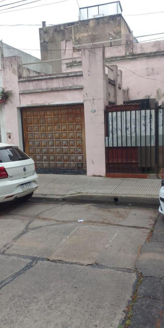 Foto de Venta de Casa de 5 Ambientes a Reciclar. Lote 8,66 X 21,48, imagen 1