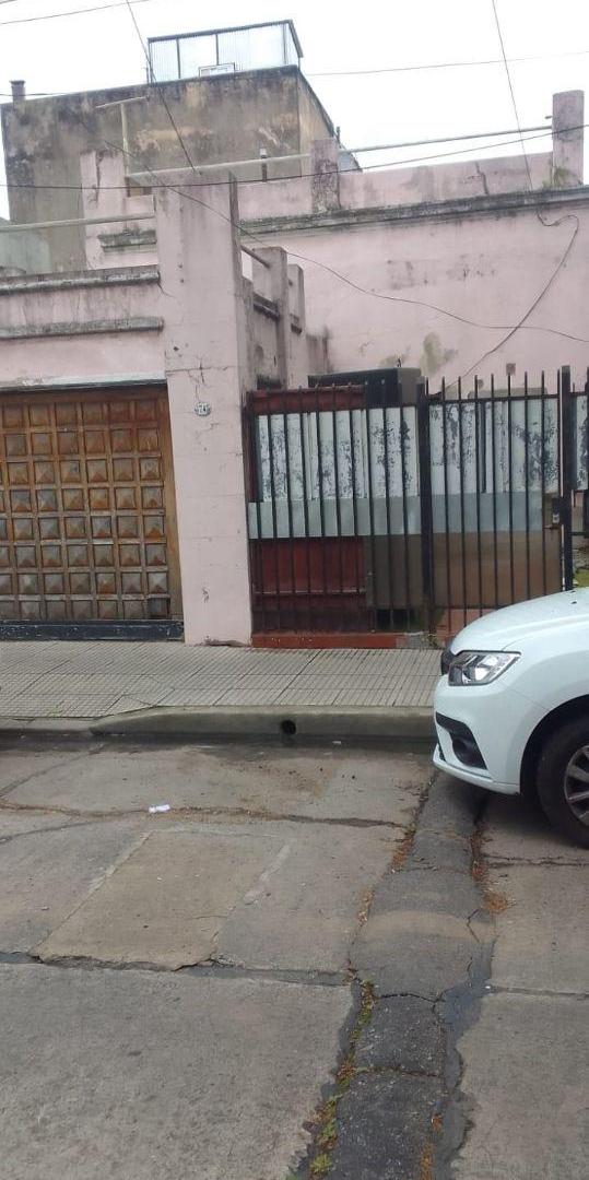 Foto de Venta de Casa de 5 Ambientes a Reciclar. Lote 8,66 X 21,48, imagen 5