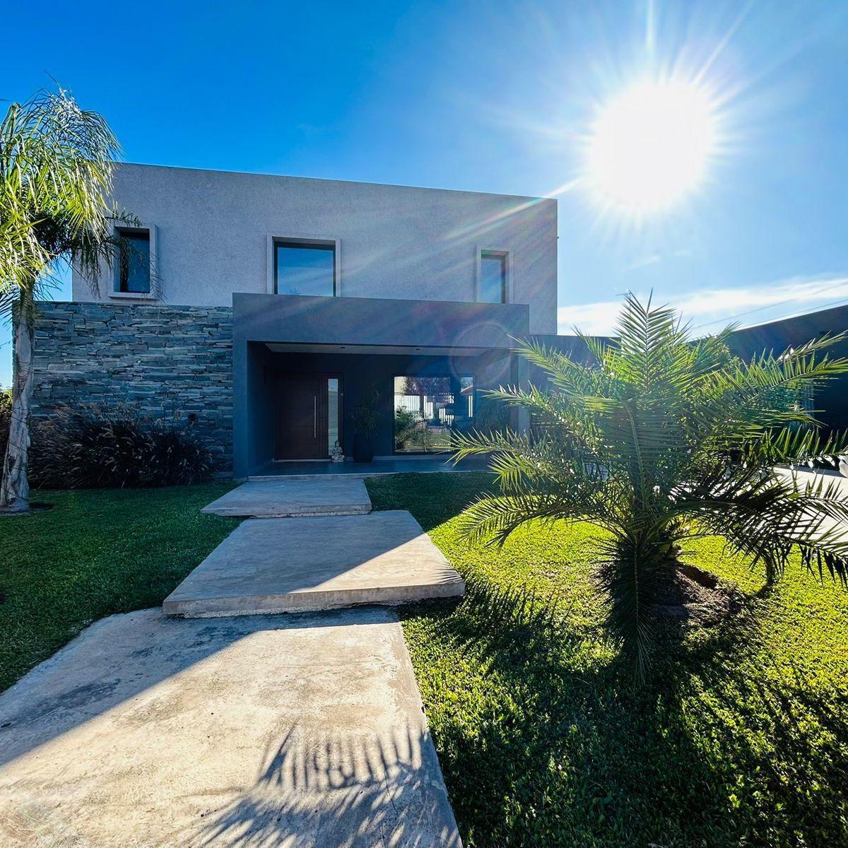 Casa de 5 Ambientes, Al Lago en San Benito, Villanueva 3
