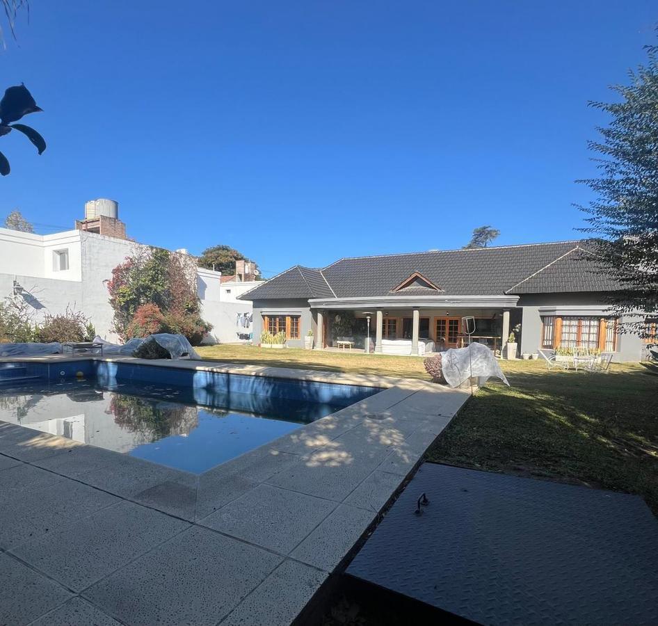Importante Casa a La Venta 3 Dorm., Argüello 1