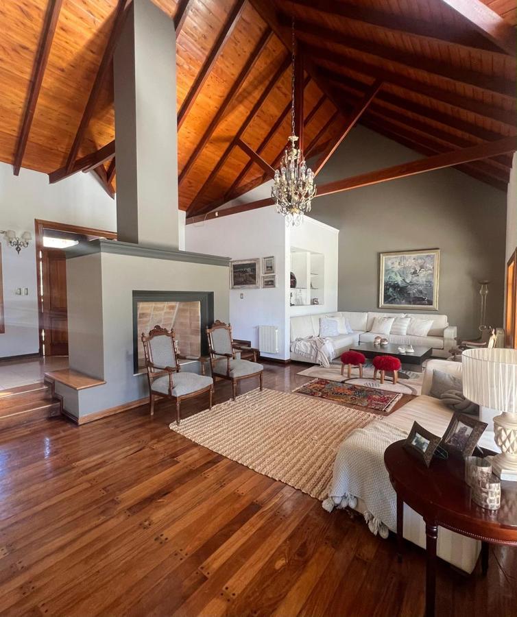 Importante Casa a La Venta 3 Dorm., Argüello 3