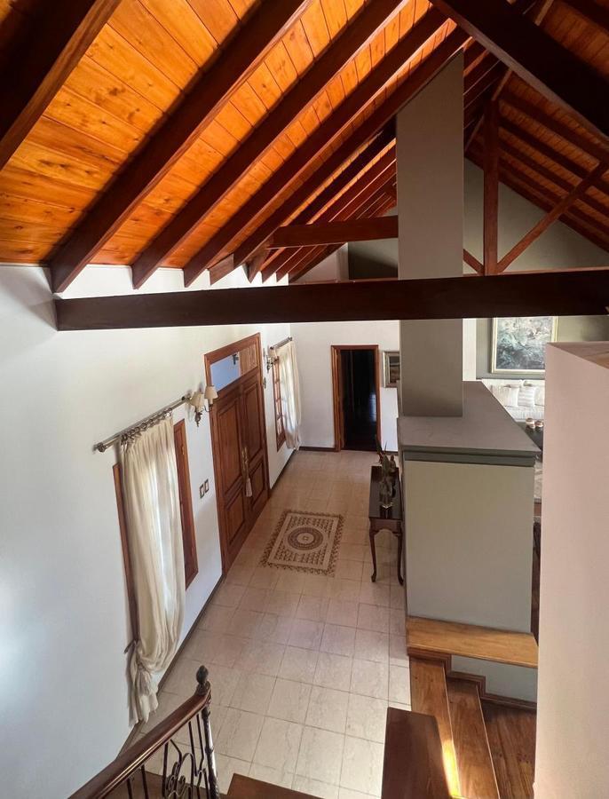 Importante Casa a La Venta 3 Dorm., Argüello 4