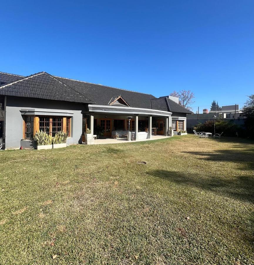 Importante Casa a La Venta 3 Dorm., Argüello 2