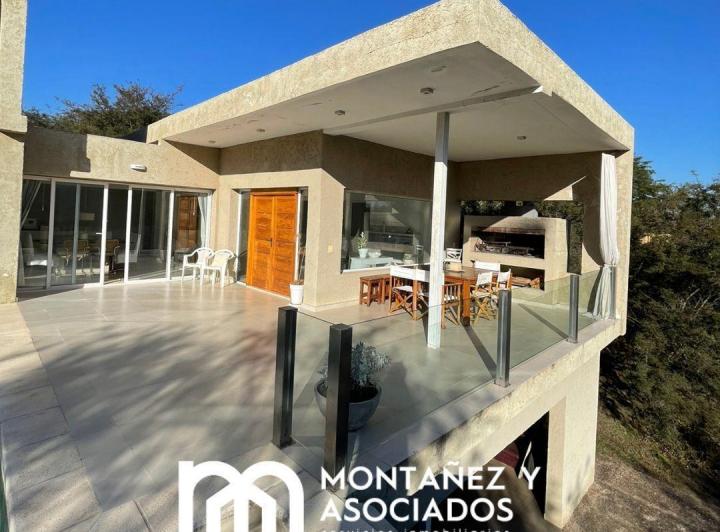 Casa en venta en country 4 Hojas 1
