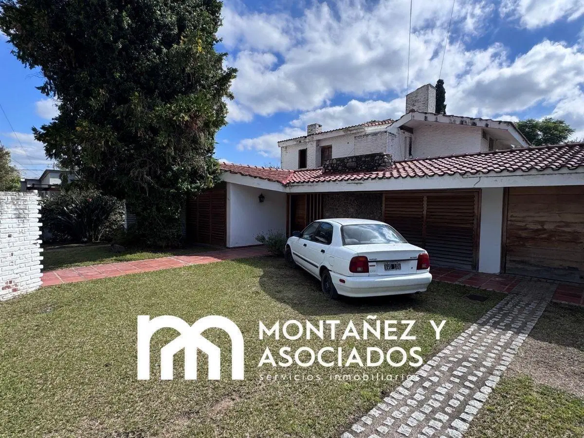 Casa 4 dormitorios Cerro De Las Rosas 2