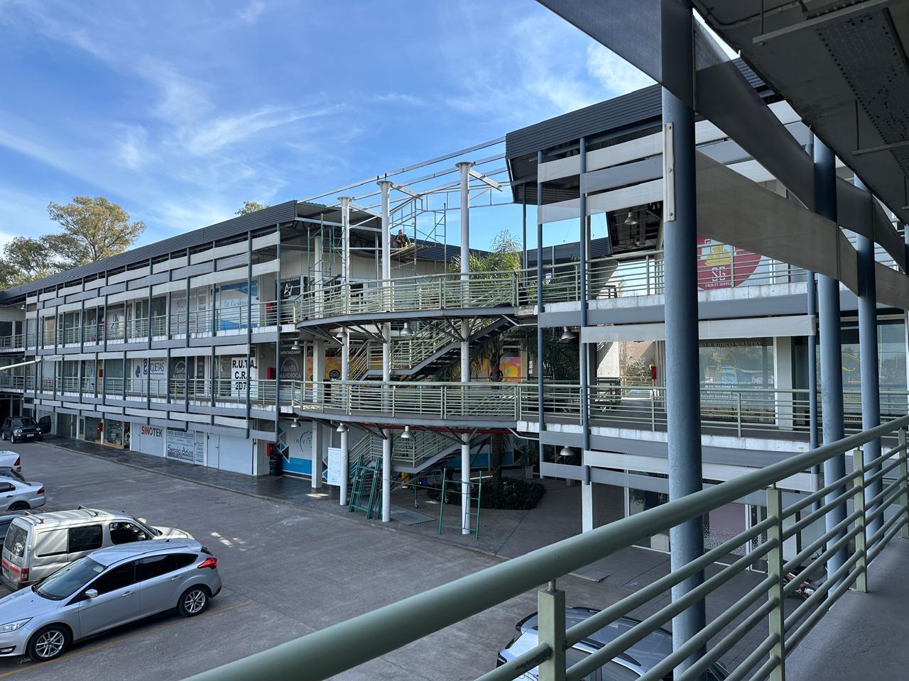 VENTA  LOCAL  71 m2  ACEPTA FINANCIACION  COMPLEJO VERDI 57