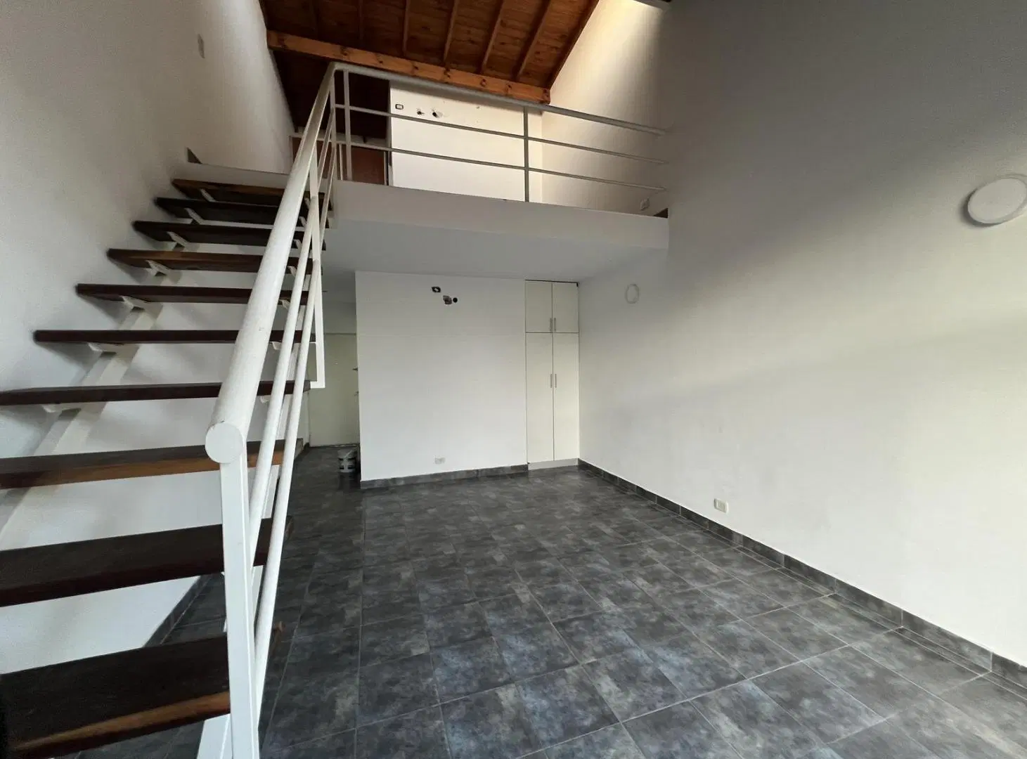 VENTA LOFT, 2 AMBIENTES CON COCHERA EN VERDI 57, PILAR 5
