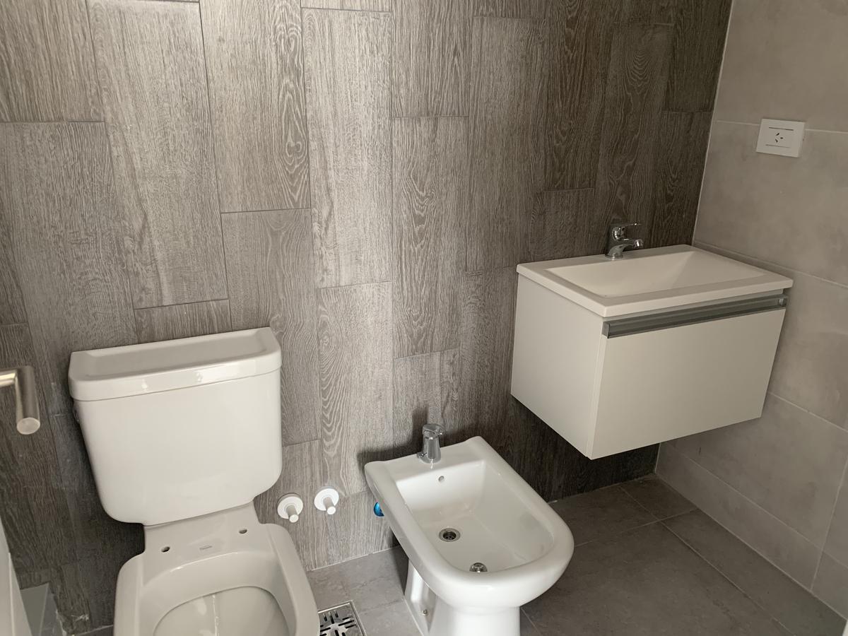 Foto de VENTA DEPARTAMENTO 2 AMBIENTES EN EXCLUSIVA TORRE CON COCHERA Y, imagen 1