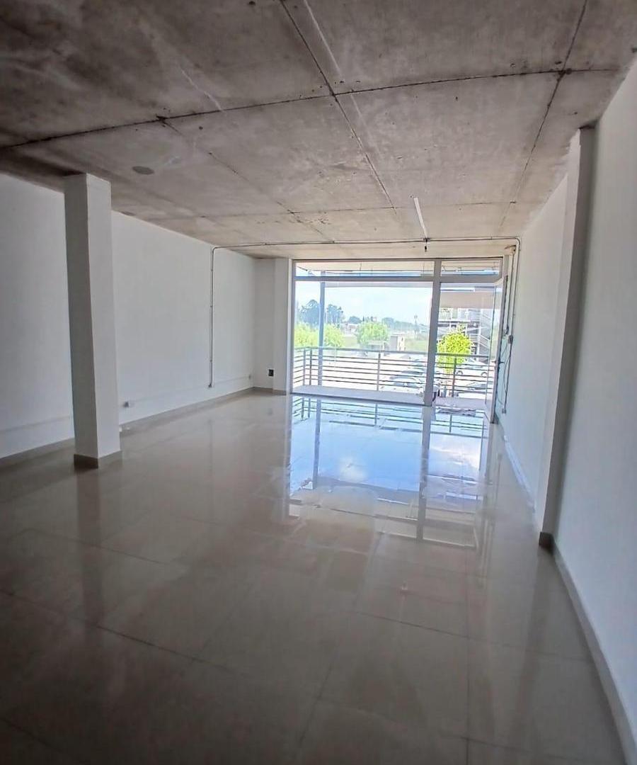 Foto de VENTA LOCAL 71 m2 ACEPTA FINANCIACION DISTRITO 57, imagen 5