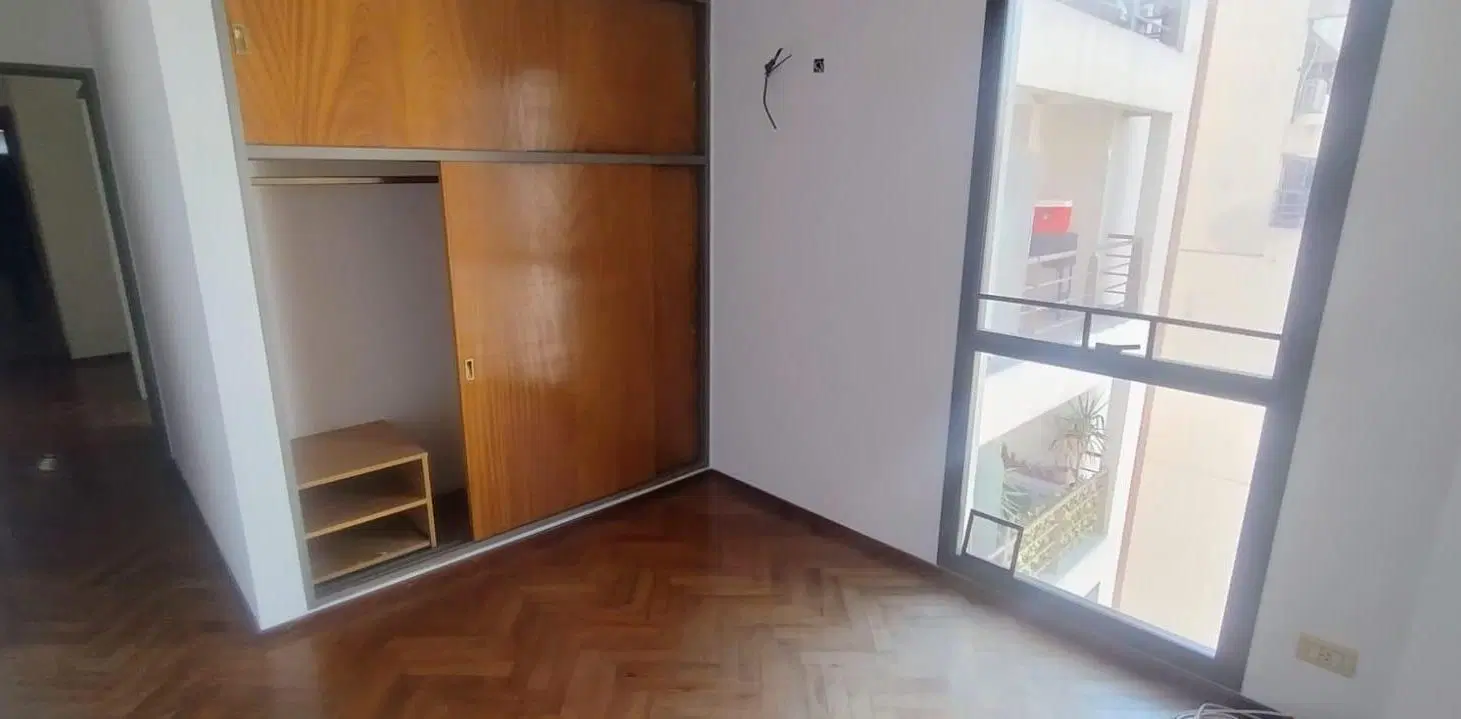 Excelente Dpto a una cuadra del Bv. San Juan en un 8vo Piso 4