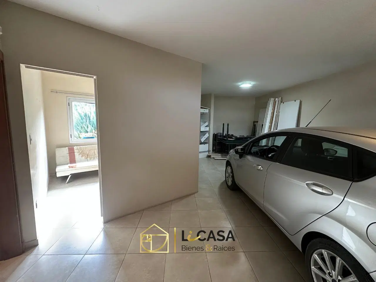 Exclusiva Casa en Jardines del Jockey 8