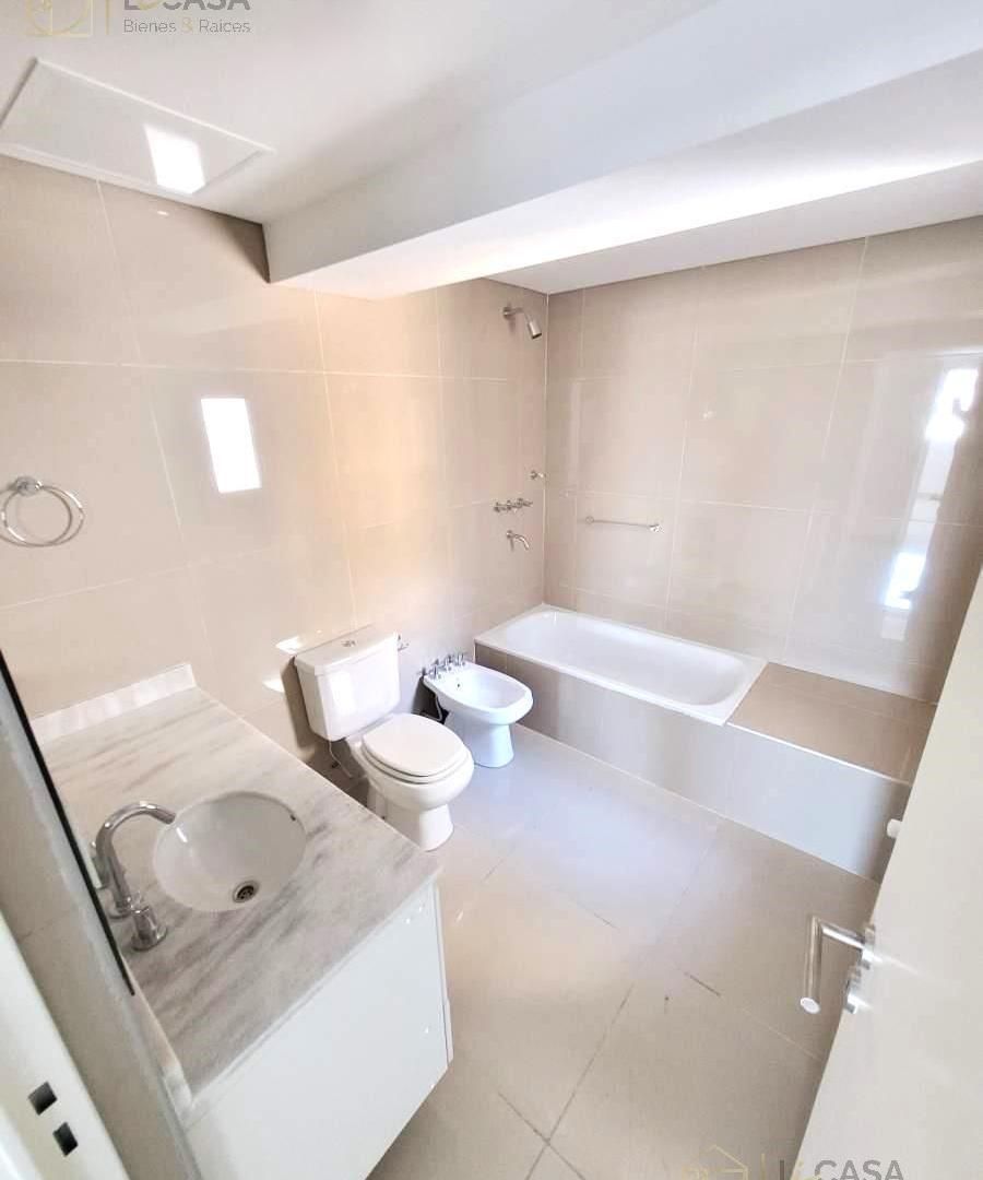 Foto de Depto. duplex en Nva Cba, 2 Dorm 2 Baños Pileta C/Frente, imagen 4