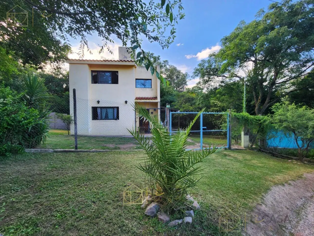 Venta casa 2 Dorm 2 Baños Galeria Quincho Hermoso Parque - Unquillo 3
