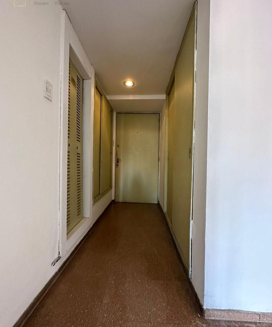 Foto de Dpto. Cómodo y Luminoso! - Deán Funes esq. Av Vélez Sarsfield! - Apto uso Comercial, imagen 3