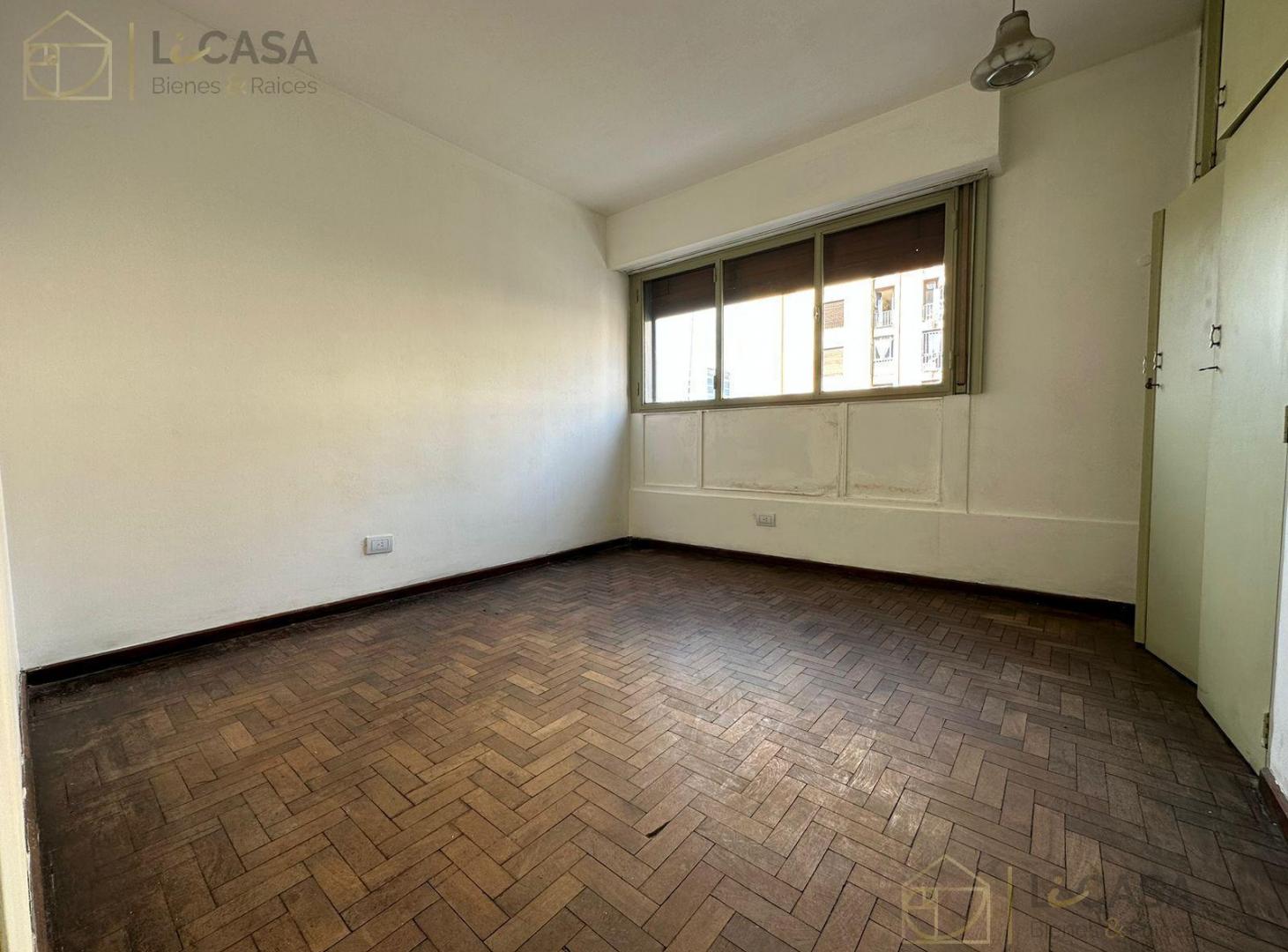 Foto de Dpto. Cómodo y Luminoso! - Deán Funes esq. Av Vélez Sarsfield! - Apto uso Comercial, imagen 5