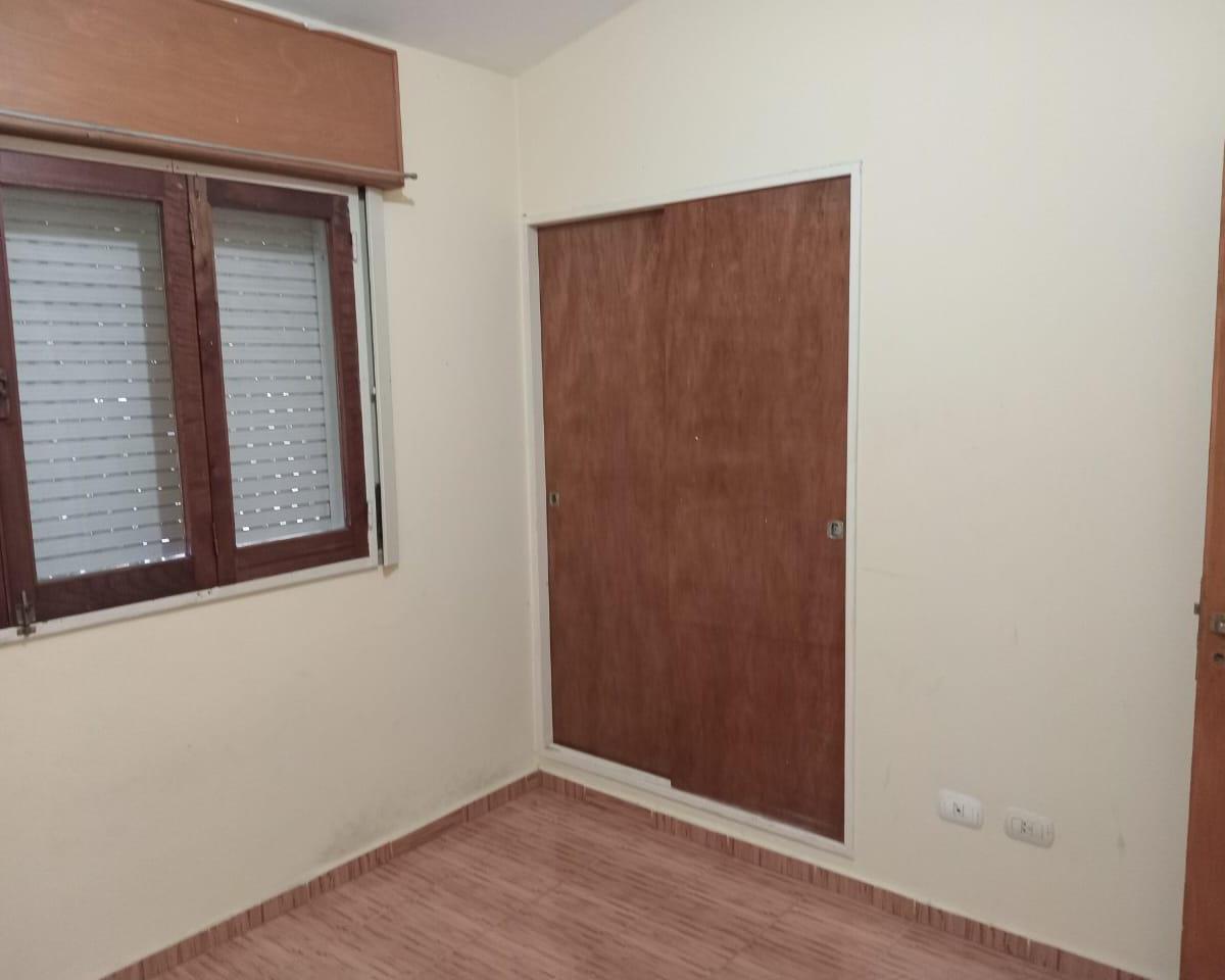 Jl Inmobiliaria Vende Casa en B° m. Muñoz, a 2 Cdras de Cárcano, Alt Becerra. 2
