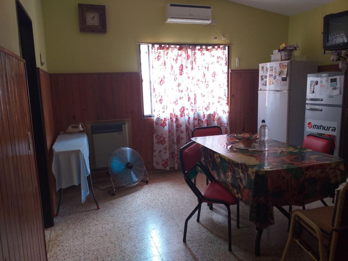 Jl Inmobiliaria Vende Casa a Media Cuadra de Av Cárcano. 2