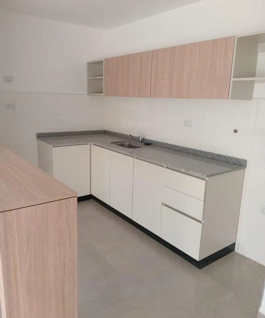 JL IMOBILIARIA ALQUILA DPTO A ESTRENAR EN EDIFICIO NAMBA AV LIBERTAD 411 8