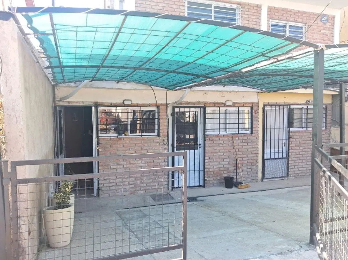 L INMOBILIARIA VENDE MONOAMBIENTE PARA UNA SOLA PERSONA. 1