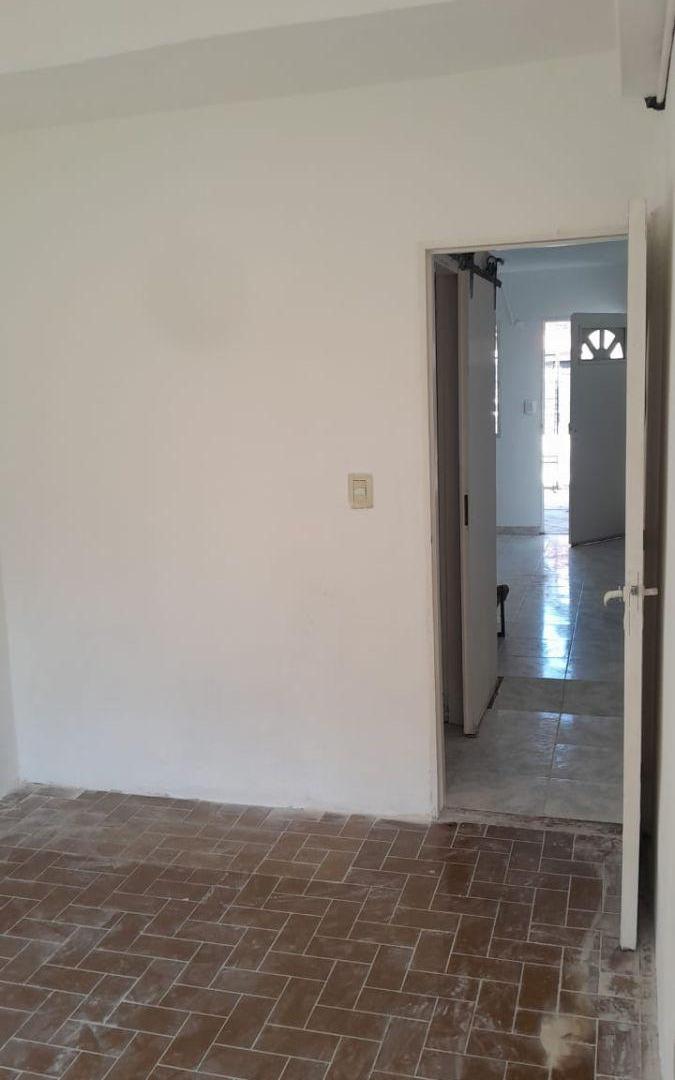 Foto de PH de 21 m² con 1 dormitorio en alquiler en Ituzaingó Norte, imagen 5