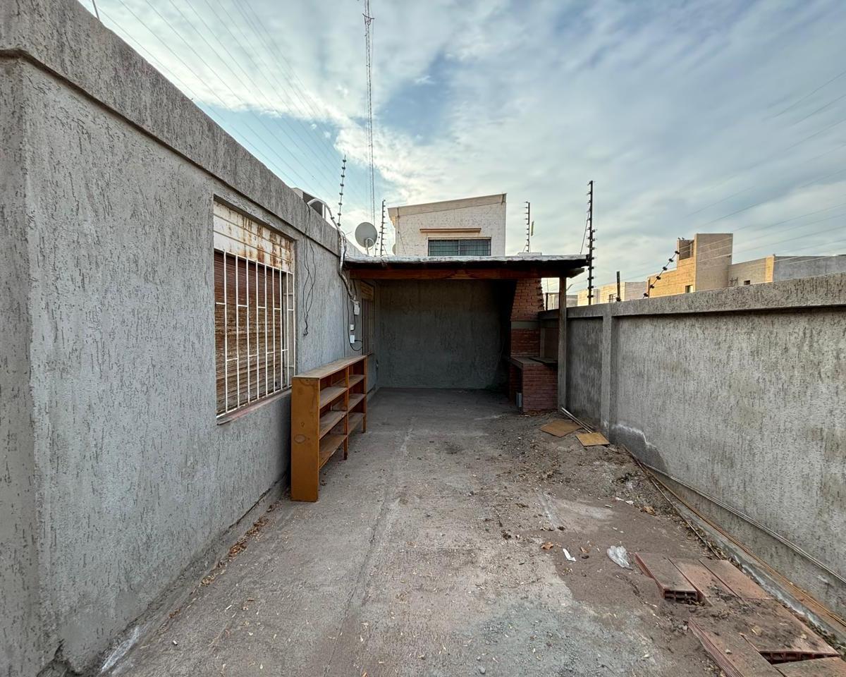Venta de Casa + Local en Barrio Judicial, Godoy Cruz. 1
