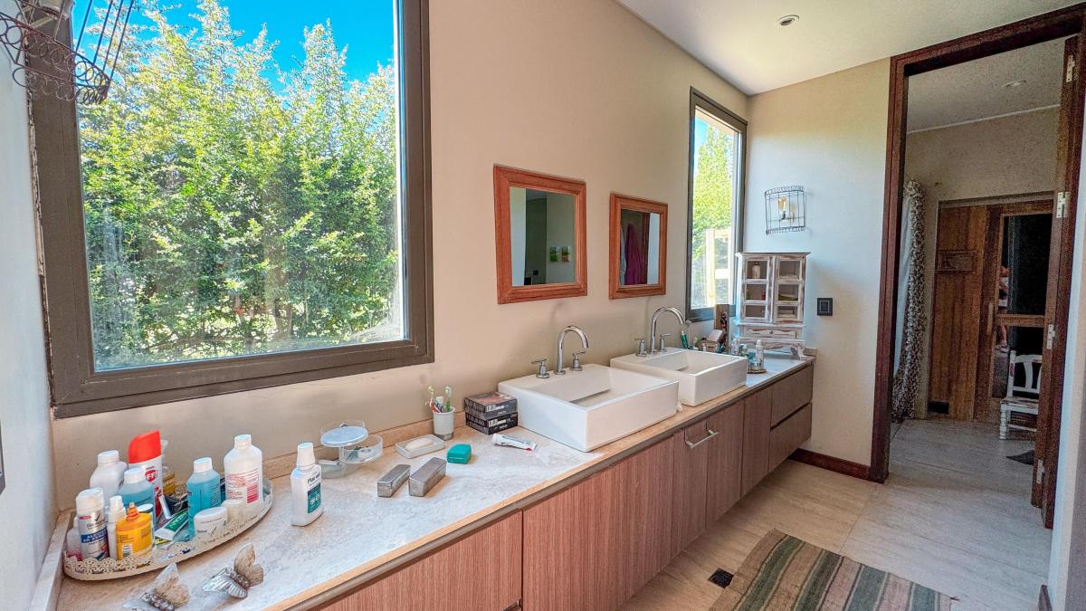 ¡Venta! Casa de Categoría en Barrio Vistalba Country. 5