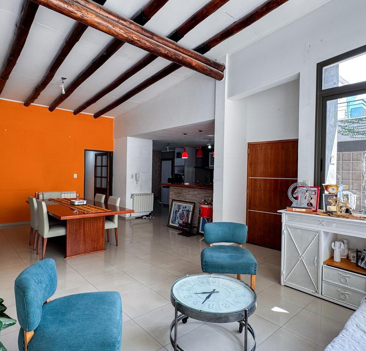 ¡Venta! Casa en Barrio Viñas del Torreón 4