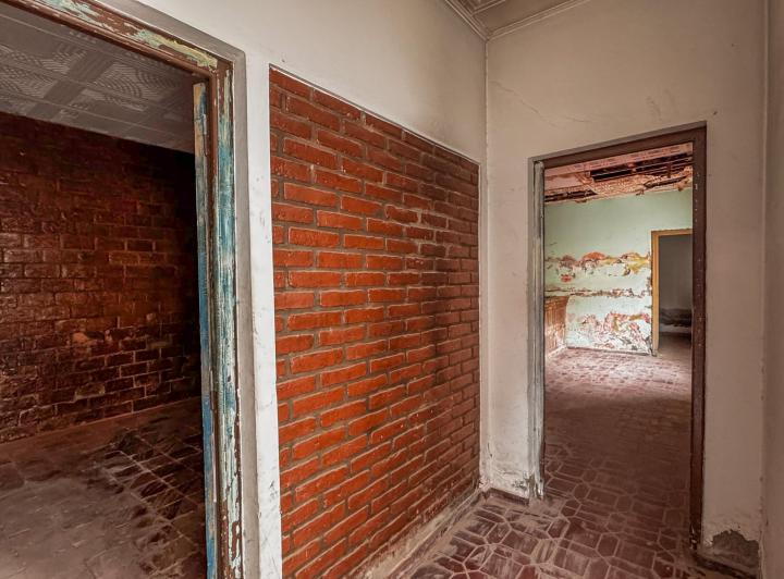¡VENTA! Casa + Departamento + Galpón para reciclar o desarrollar! 5