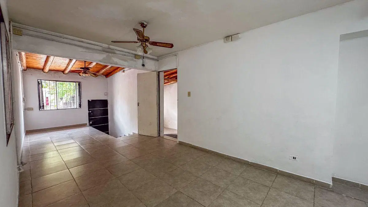 VENDO CASA BARRIO MUNICIPAL, LAS HERAS 5