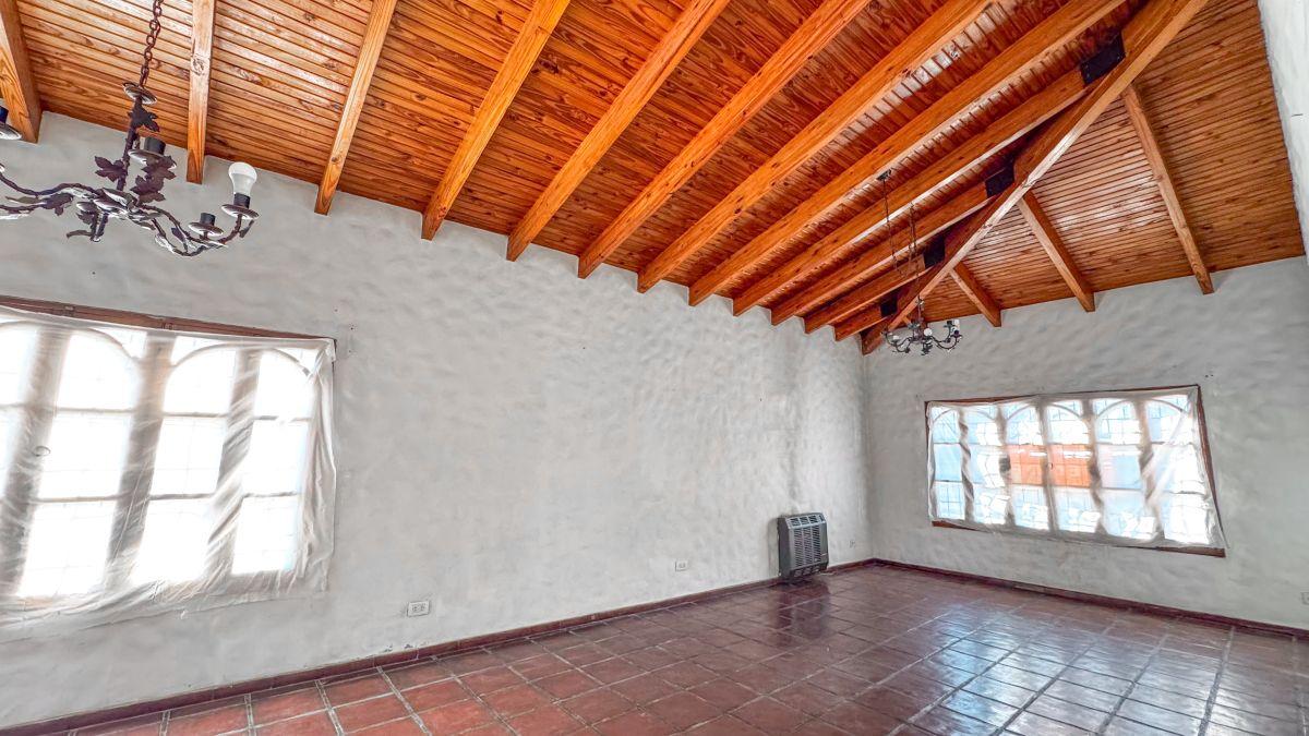 Foto de ¡VENTA! CASA ESQUINA 3 HAB. EN BARRIO UNIMEV, imagen 3