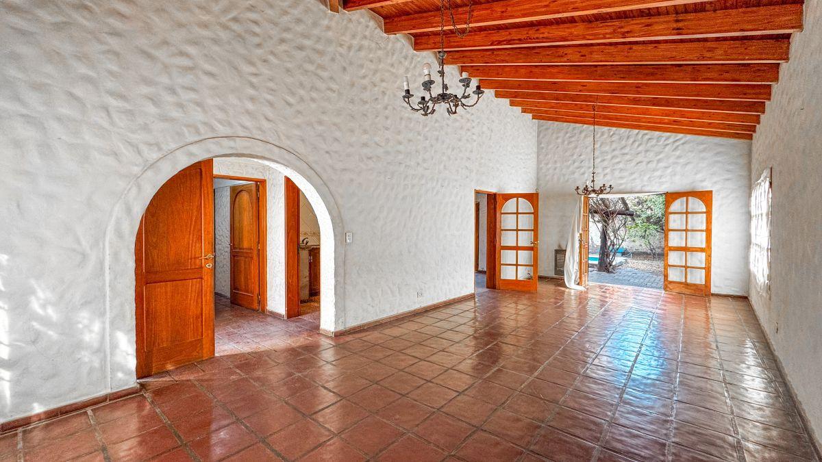 Foto de ¡VENTA! CASA ESQUINA 3 HAB. EN BARRIO UNIMEV, imagen 4