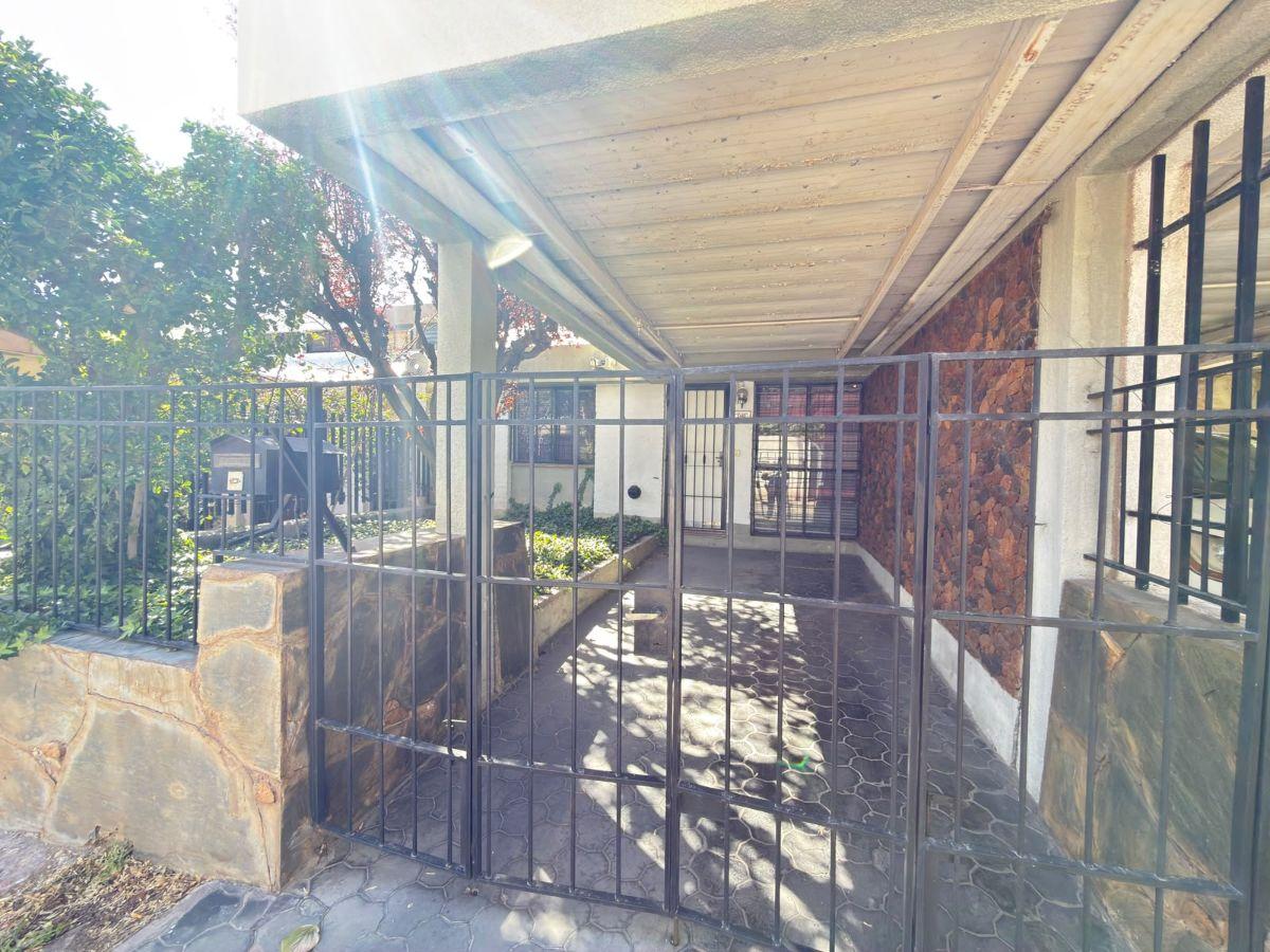 Foto de ALQUILO CASA B° FUSH - CALLE LAGO OLMOS - GODOY CRUZ, imagen 1
