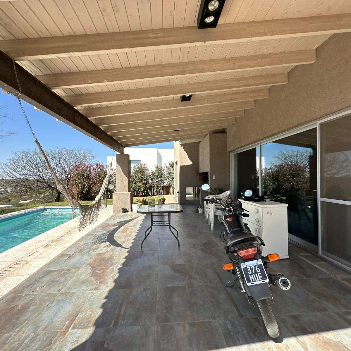Estancia Q2, Mendiolaza, Casa de Categoría en Venta 5 Dorm. y Piscina 1