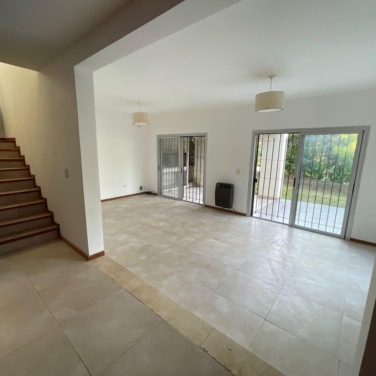 Villa Allende. Housing. Casa en Venta de 3 Dorm. C/ Cochera y Jardín 5