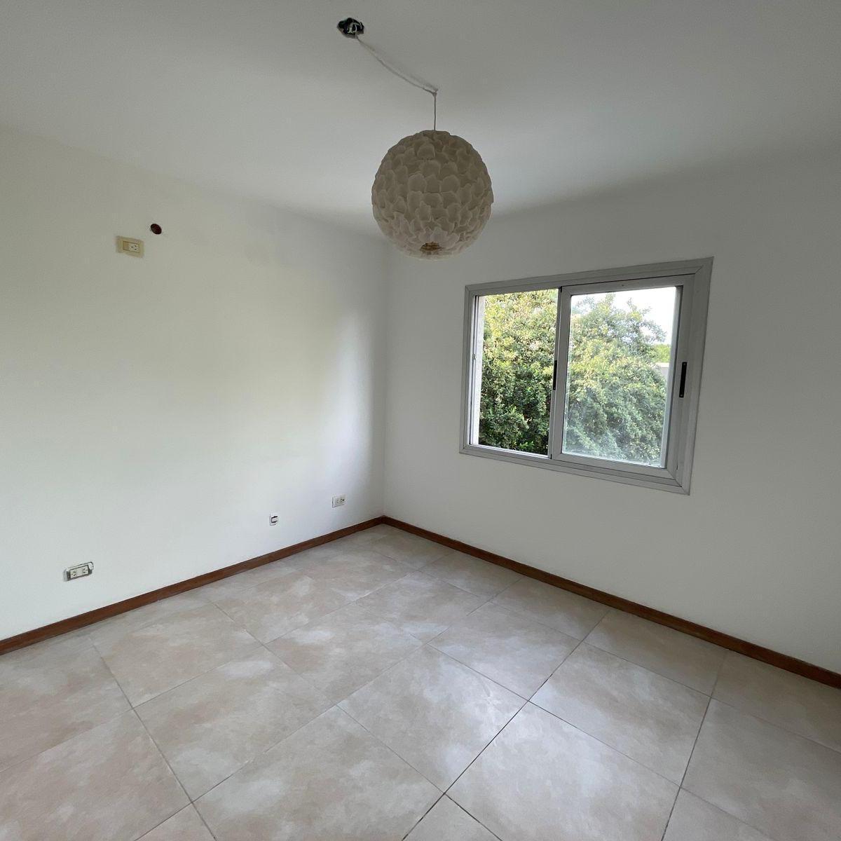 Villa Allende. Housing. Casa en Venta de 3 Dorm. C/ Cochera y Jardín 1