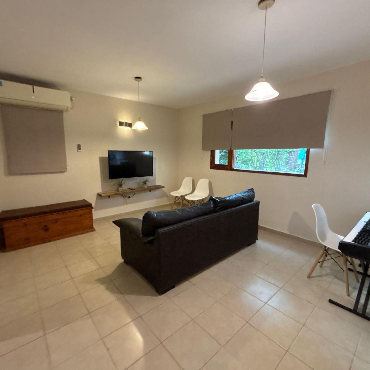 Excelente Casa en Venta de 3 Dorm., Pileta y Gran Parque en Mendiolaza 4